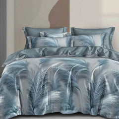 Svetloplava 3D posteljina sa motivom perja – Blue Feather bračna posteljina 200x220 - mojaposteljina.rs