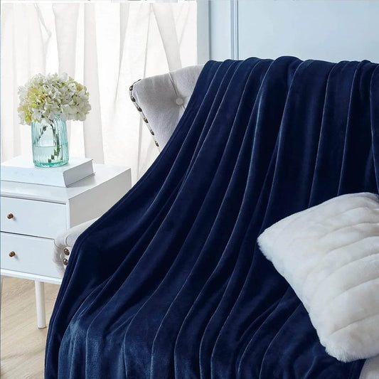Navy Blue Plišano Ćebe - mojaposteljina.rs
