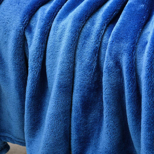 Royal Blue Plišano Ćebe - mojaposteljina.rs